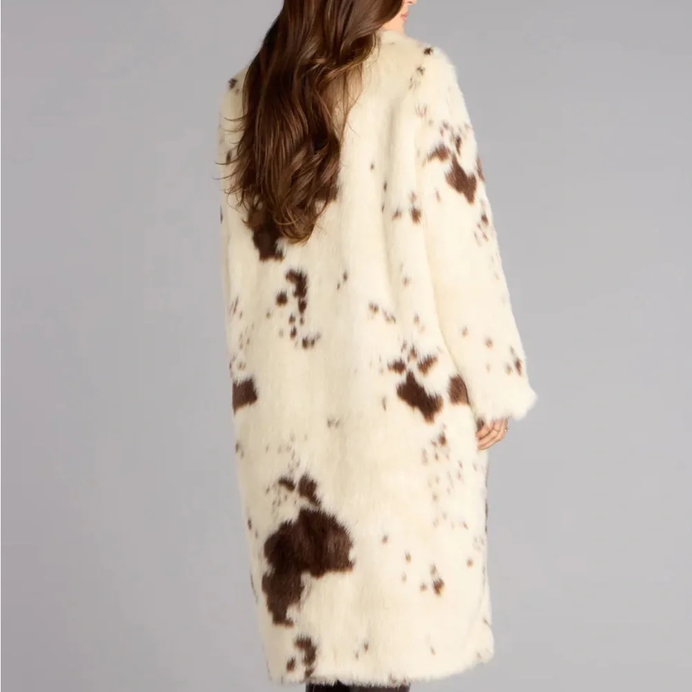 Windsor Cream and Brown Patterned faux fur Coat - Picture 4 of 7